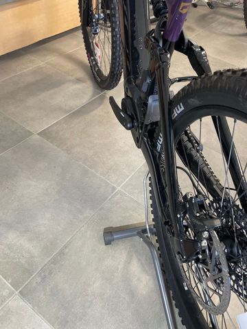 Used Focus SAM² 6.9 2025 Mountainbike, Black — image 5 of 6