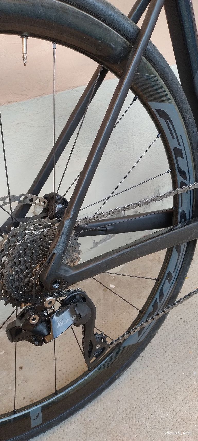 Used Colnago V3 Shimano 105 Di2 2024 Road & Gravel, Black — image 3 of 4