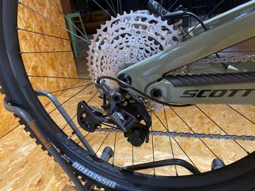 Used Scott Voltage eRIDE 910 2024 2024 Mountainbike, Green, 29 — image 4 of 5