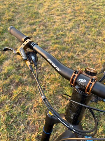 Tweedehands Commencal Meta SX V5 2024 Mountainbike — afbeelding 6 van 9