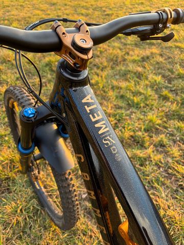 Tweedehands Commencal Meta SX V5 2024 Mountainbike — afbeelding 4 van 9