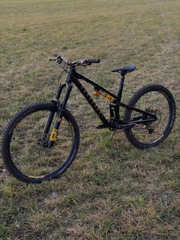 Tweedehands Commencal Meta SX V5 2024 Mountainbike — afbeelding 2 van 9