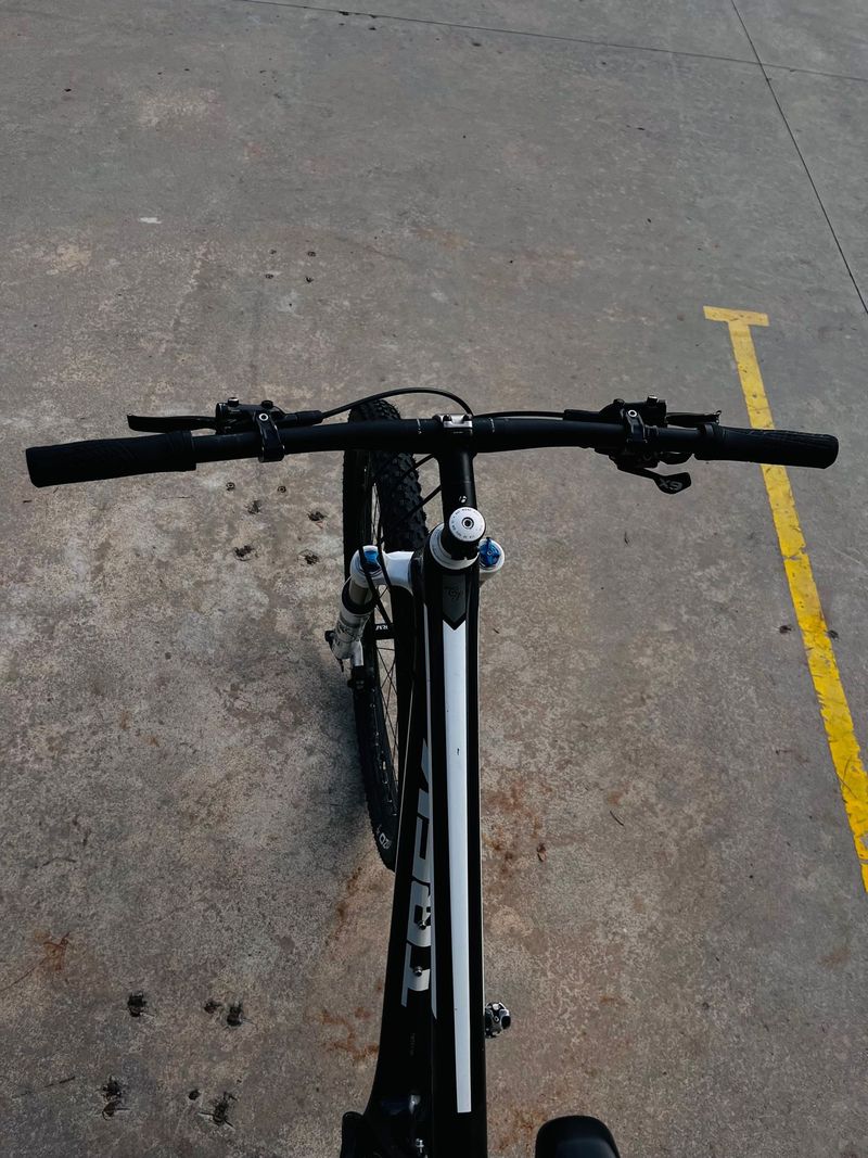 Used Trek Superfly SRAM X9 2017 Mountainbike, Black — image 6 of 8