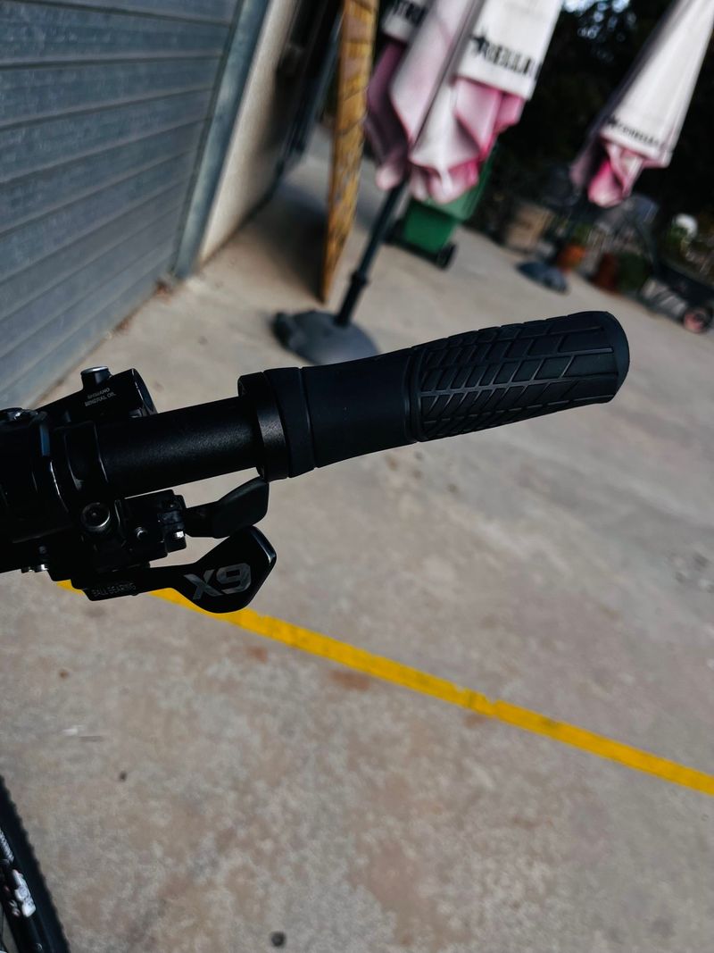 Used Trek Superfly SRAM X9 2017 Mountainbike, Black — image 8 of 8
