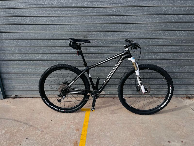 Used Trek Superfly SRAM X9 2017 Mountainbike, Black — image 1 of 8