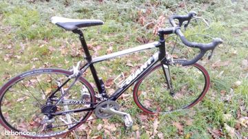 Giant Defy 2 Triple 2017 Road & Gravel usato