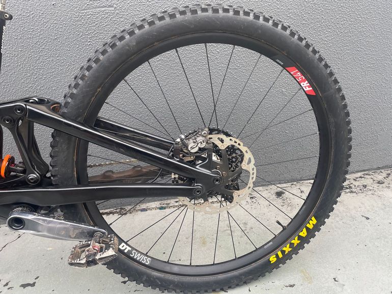 Used Specialized Enduro 2023 Mountainbike, Black — image 3 of 7