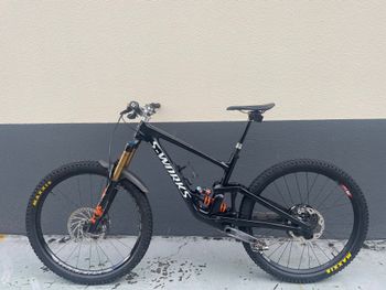 Used Specialized Enduro 2023 Mountainbike, Black — image 2 of 7