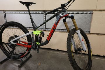 Brugt Giant Reign SRAM GX Eagle AXS 2025 Mountainbike — billede 10 af 11