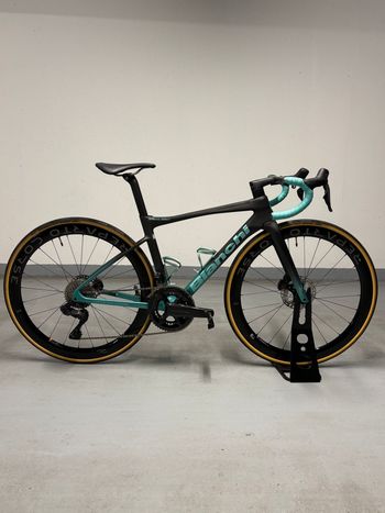 Used Bianchi Specialissima RC 2025 Road & Gravel, Black — image 2 of 3