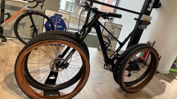 Brugt Scott Spark 970 blue (EU) 2024 2024 Mountainbike — billede 10 af 12