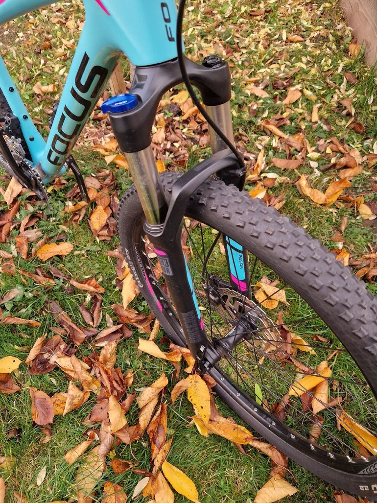 Used Focus Focus Raven Donna 27.5 Carbon 2017 Mountainbike, Blue, 27.5 (650B) — image 7 of 8
