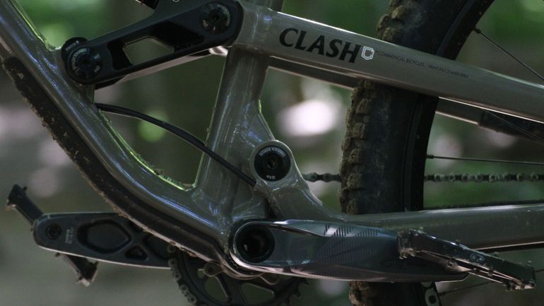 Used Commencal CLASH RIDE NEW ROCKSHOX 2022 2022 Mountainbike, White, 27.5 — image 5 of 6