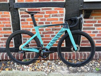 Used Canyon Aeroad CF SLX 8 Di2 2023 2023 Road & Gravel, Grün — image 1 of 19