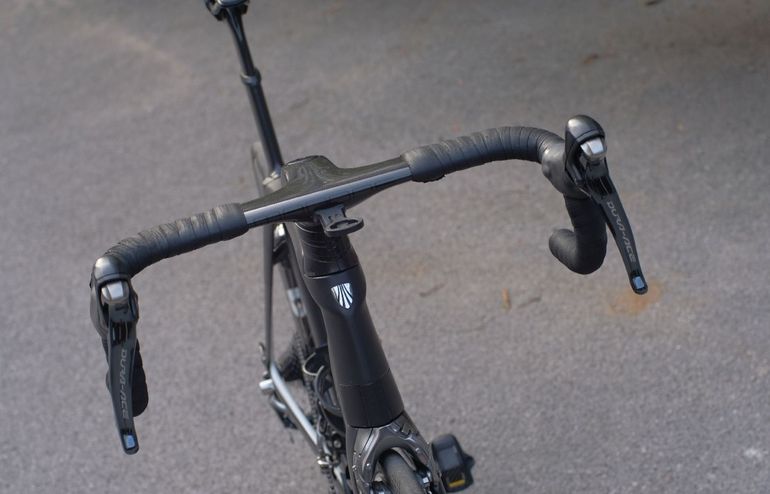 Used Trek Madone 9.5 H2 Compact 2016 2016 Road & Gravel, Black — image 4 of 4