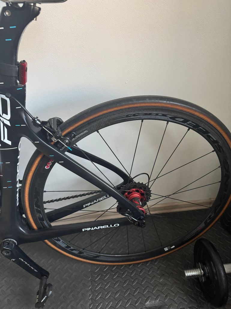 Used Pinarello DOGMA F10 2018 Road & Gravel, Schwarz — image 4 of 9