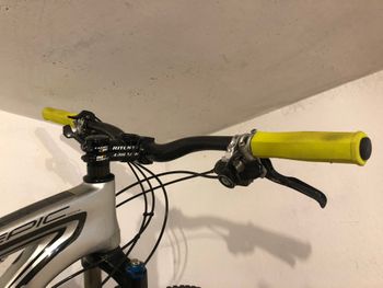 Specialized Epic Comp Carbon 29er 2011 2011 Mountainbike usato, Grigio chiaro — immagine 2 di 7