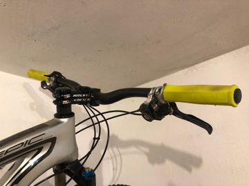 Used Specialized Epic Comp Carbon 29er 2011 2011 Mountainbike, Light Gray, 26 — image 2 of 7