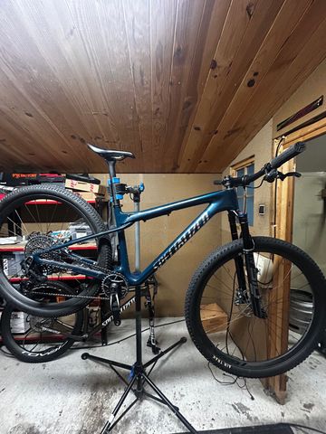 Used Specialized Epic SRAM X01 2025 Mountainbike, Blue — image 1 of 7