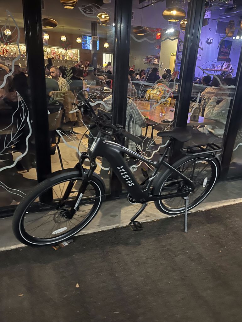 Used Aventon Level 3 2025 Road & Gravel, Black — image 3 of 3