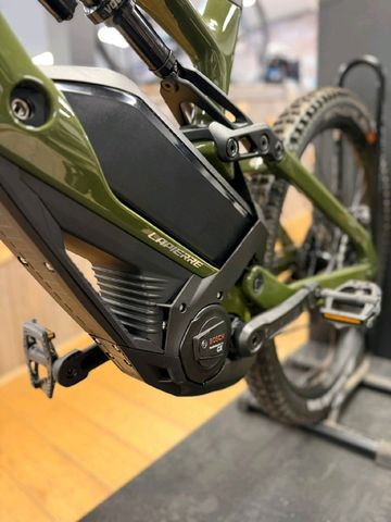 Used Lapierre Overvolt Shimano Deore XT 2025 Mountainbike, Green — image 8 of 10