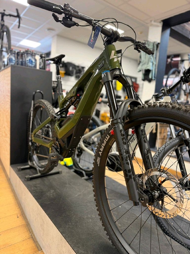 Used Lapierre Overvolt Shimano Deore XT 2025 Mountainbike, Green — image 6 of 10