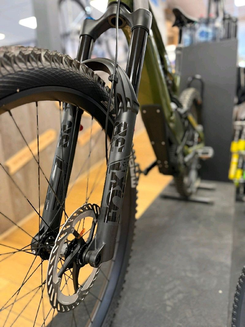 Used Lapierre Overvolt Shimano Deore XT 2025 Mountainbike, Green — image 5 of 10