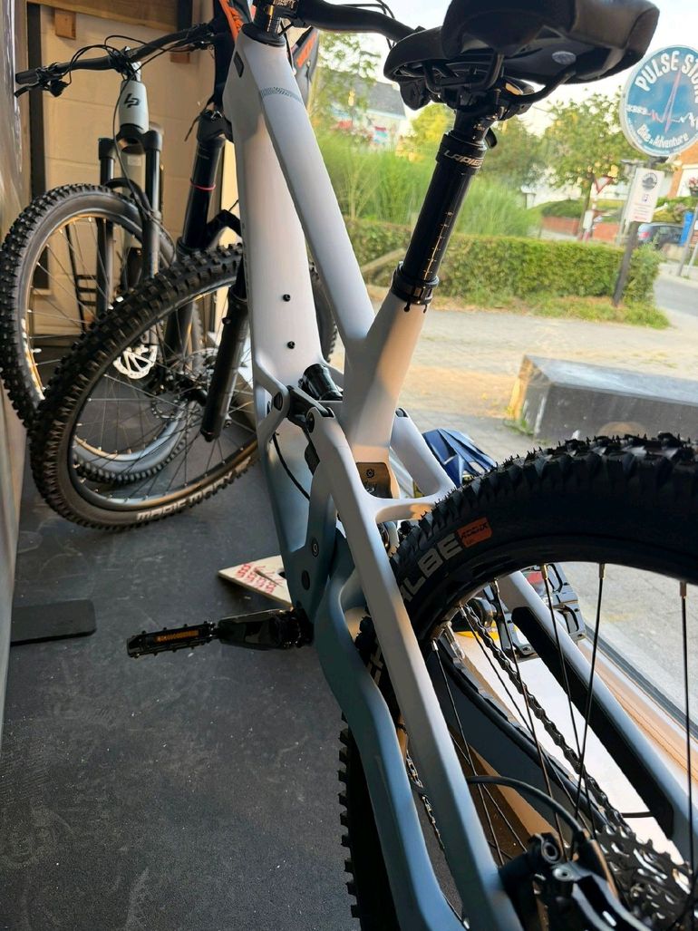 Brugt Lapierre Spicy CF 6.9 2024 2024 Mountainbike — billede 7 af 7