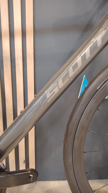 Used Scott Scott Addict 30 2024 Road & Gravel — image 4 of 9