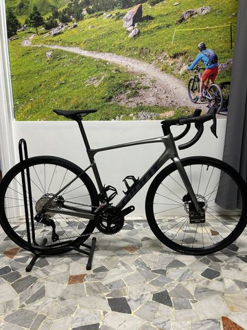 Używany Giant Defy Advanced 1 2025 2025 Road & Gravel — zdjęcie 2 z 6