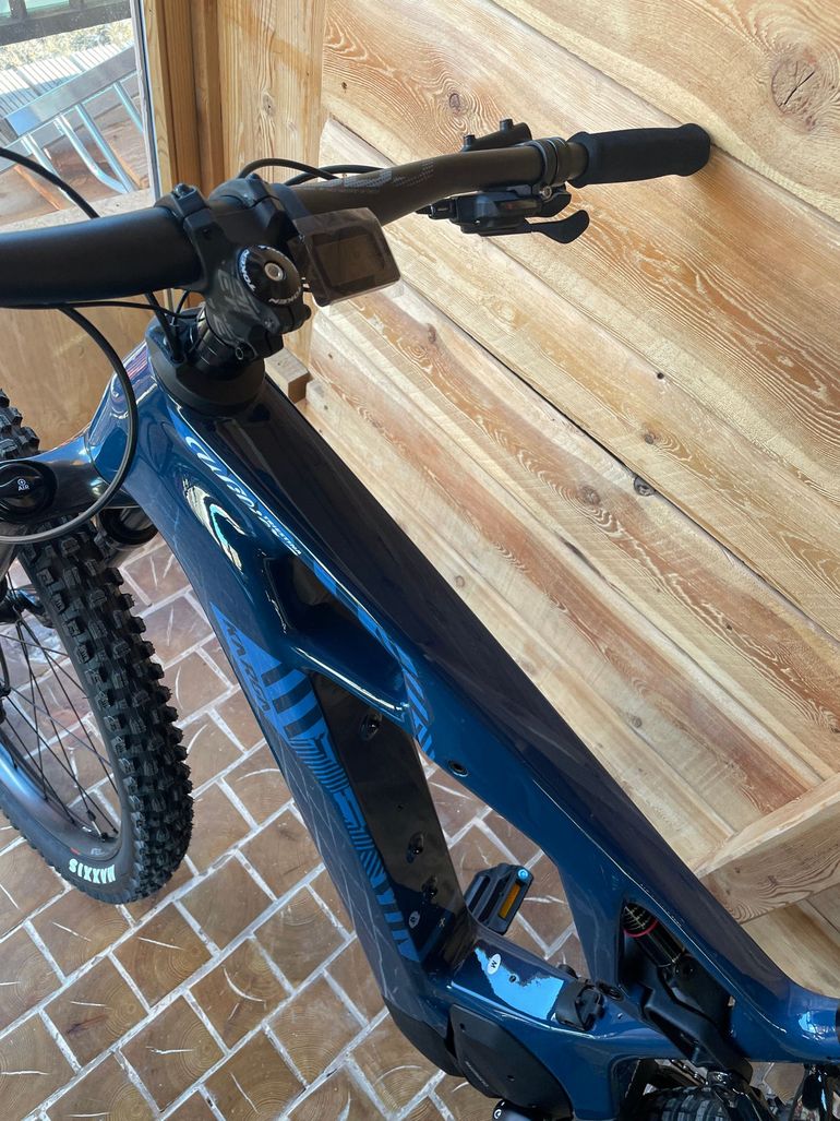 Used Wilier Karga SHIMANO DEORE + EP6 2024 2024 Mountainbike, Blau, 29 — image 10 of 10