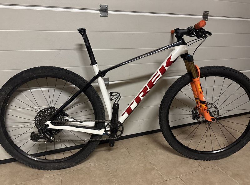 Used Trek Procaliber SRAM X01 Eagle 2021 Mountainbike, White, 29 — image 1 of 12