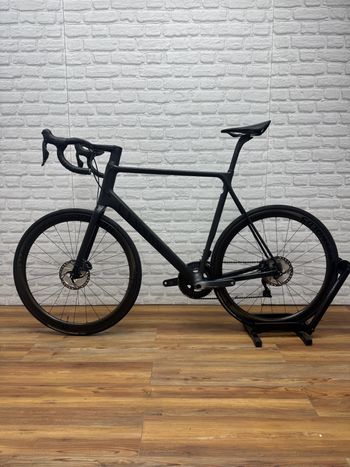 Used Canyon Ultimate CF SL 8 Disc Di2 2021 2021 Road & Gravel, Black — image 4 of 6