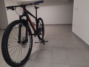 Tweedehands Specialized Men's Epic Hardtail Comp 2018 2018 Mountainbike — afbeelding 3 van 7
