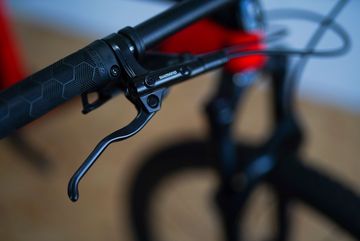 Used Trek Procaliber 9.5 2024 2024 Mountainbike, Red, 29 — image 8 of 10
