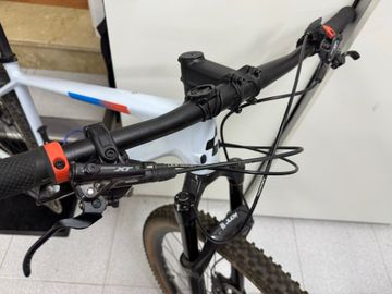 Tweedehands CUBE REACTION C:62 PRO 2023 2023 Mountainbike — afbeelding 2 van 8