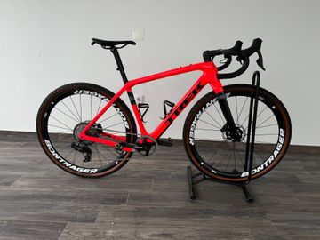 Trek Checkpoint SLR 7 eTap 2023 2023 Road & Gravel usato