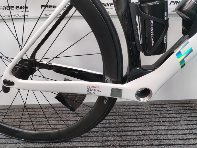 Used Factor OSTRO VAM - SRAM Red 2024 Frameset 2024 Road & Gravel — image 3 of 8