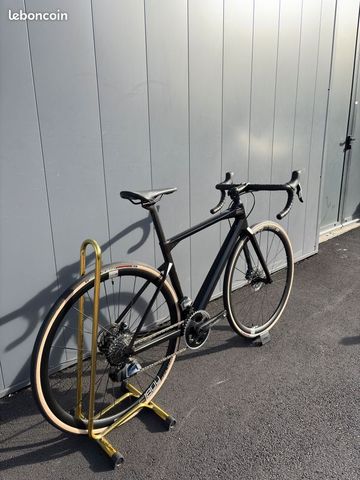 Used BMC Roadmachine TWO 2025 Road & Gravel, Black — image 2 of 3