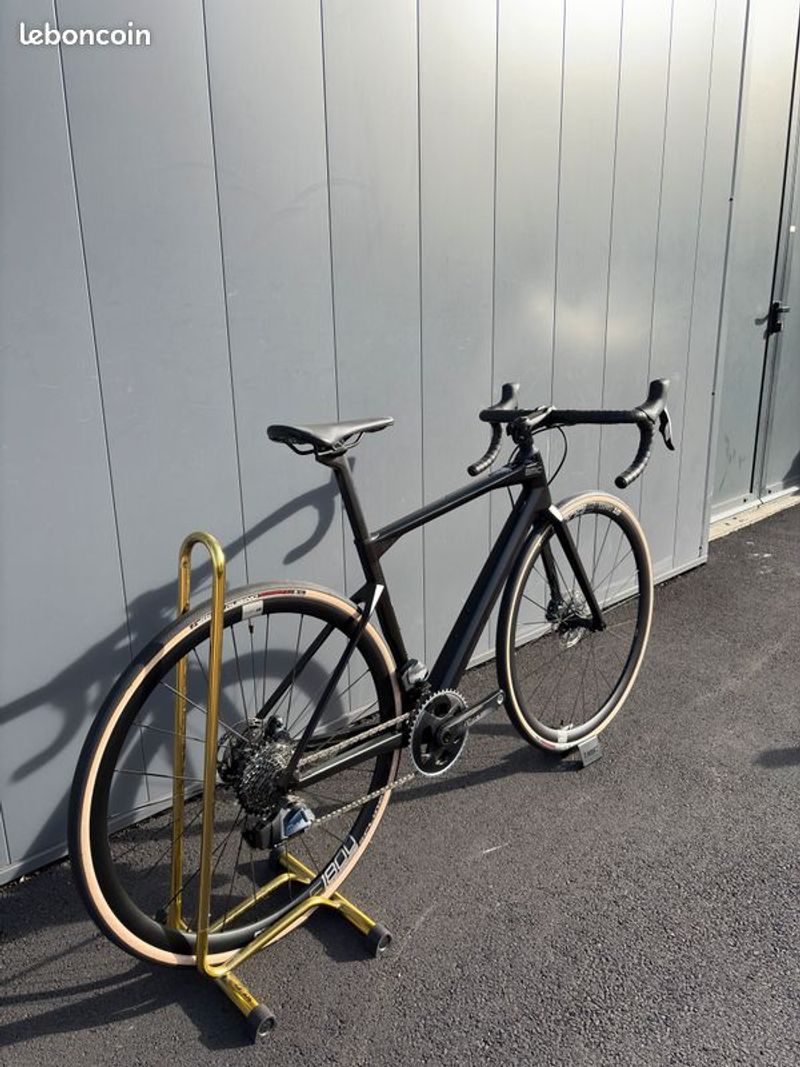 Used BMC Roadmachine TWO 2025 Road & Gravel, Black — image 2 of 3