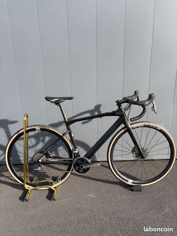 Käytetty BMC Roadmachine TWO 2025 Road & Gravel