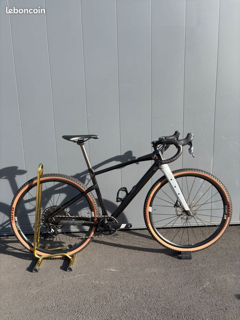 BMC URS Three 2025 Road & Gravel usato