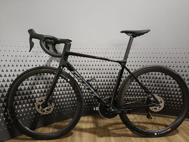 Used Giant Tcr Shimano 105 Di2 2025 Road & Gravel — image 3 of 9