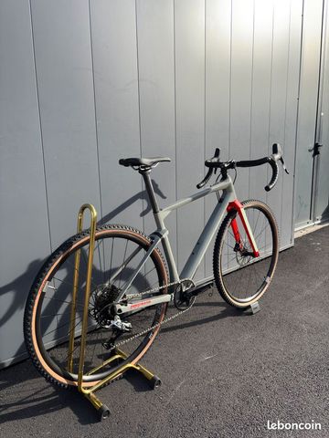 Gebrauchtes BMC URS One 2025 Road & Gravel, Hellgrau — Bild 2 von 3