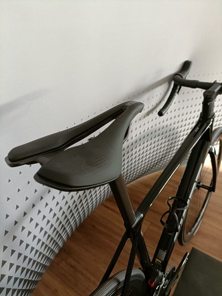 Used Giant TCR Advanced Pro 1 AXS 2025 2025 Road & Gravel, Black — image 7 of 10