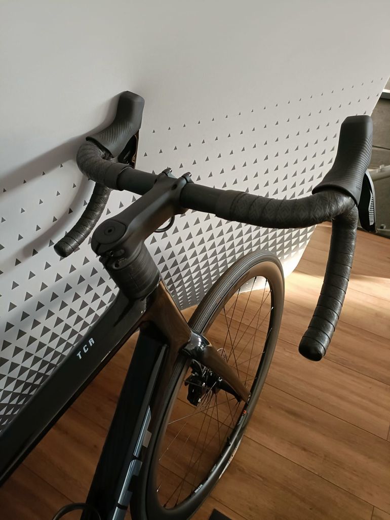 Used Giant TCR Advanced Pro 1 AXS 2025 2025 Road & Gravel, Black — image 4 of 10