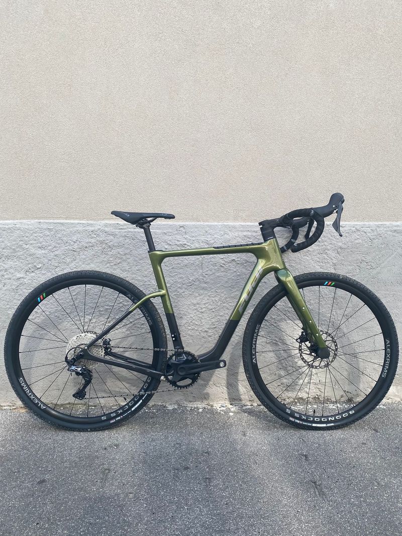 Käytetty Fuji Jari Carbon 1.3 2022 2022 Road & Gravel