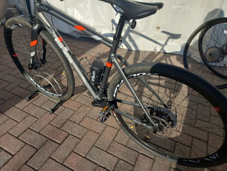 Used Wilier Jareen Shimano 105 7000 Hydro, 11S 2020 2020 Road & Gravel, Black — image 2 of 5