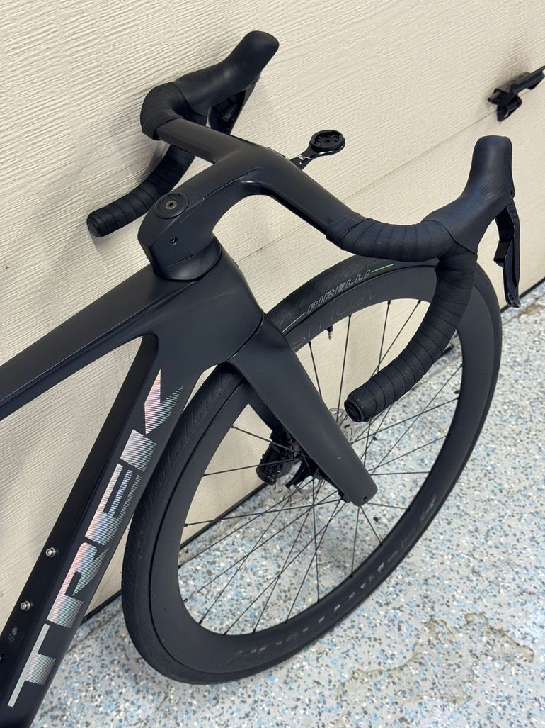 Used Trek Madone SLR 6 Gen 7 2024 2024 Road & Gravel, Black — image 7 of 14