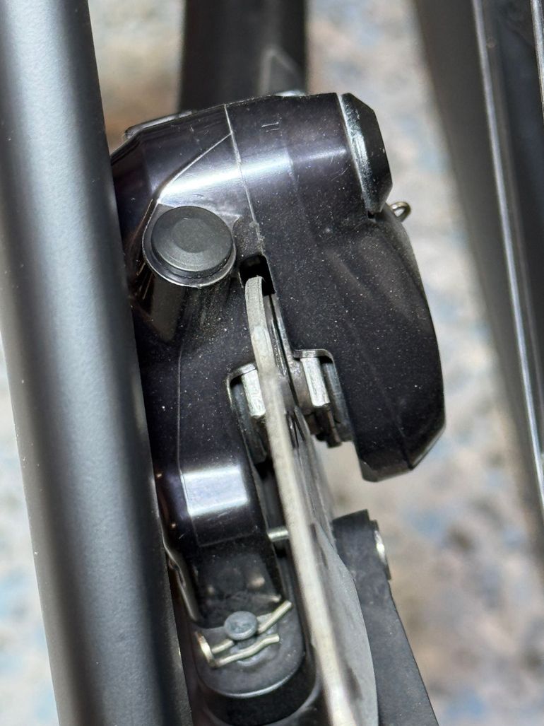 Used Trek Madone SLR 6 Gen 7 2024 2024 Road & Gravel, Black — image 12 of 14